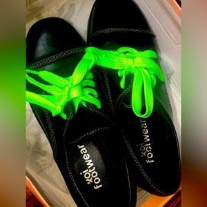 Platform black and green shoes! Very fashionable